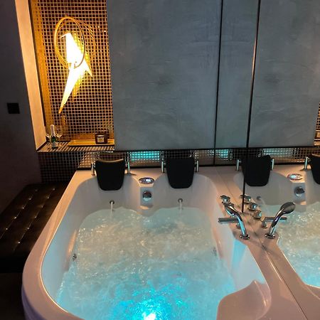 Apartament Z Jacuzzi W Sercu Krakowa Exterior photo