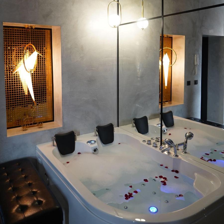 Apartament Z Jacuzzi W Sercu Krakowa Exterior photo